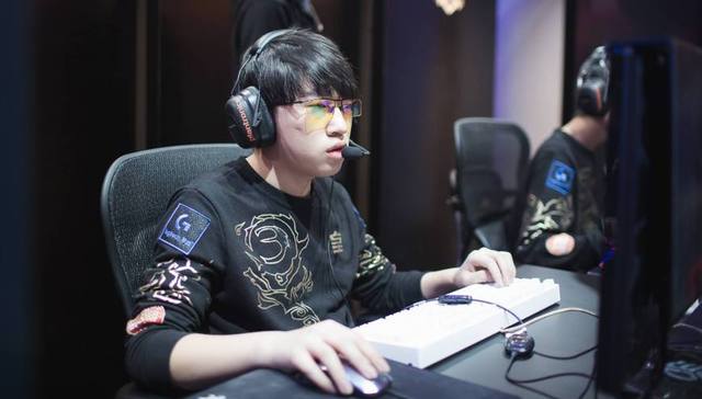 西蒙斯60 西蒙斯60